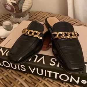 Vince Camuto Rachey Chain Flat